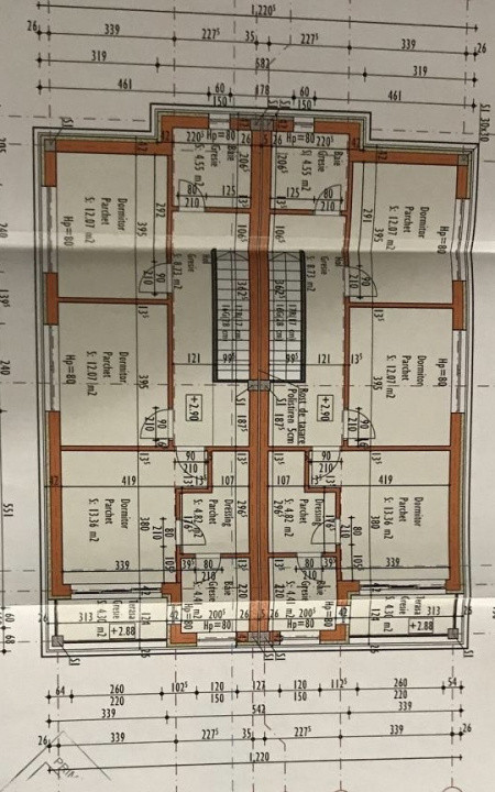 Duplex semifinisat cu Garaj Voronet .