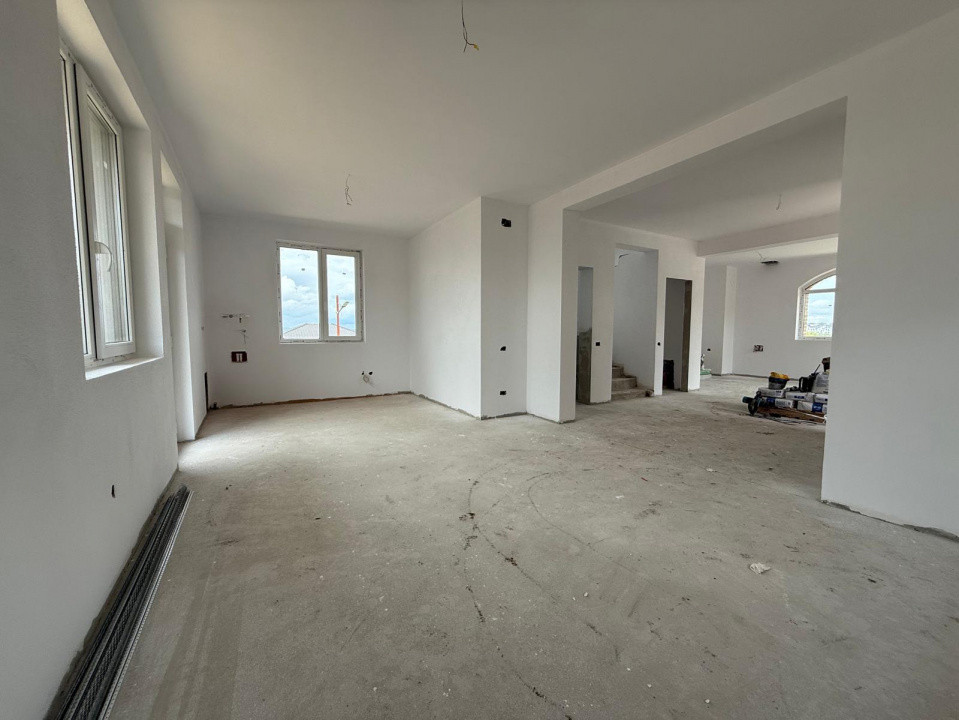 Casă Individuală, 142 mp utili, teren 500 mp Dezmir 