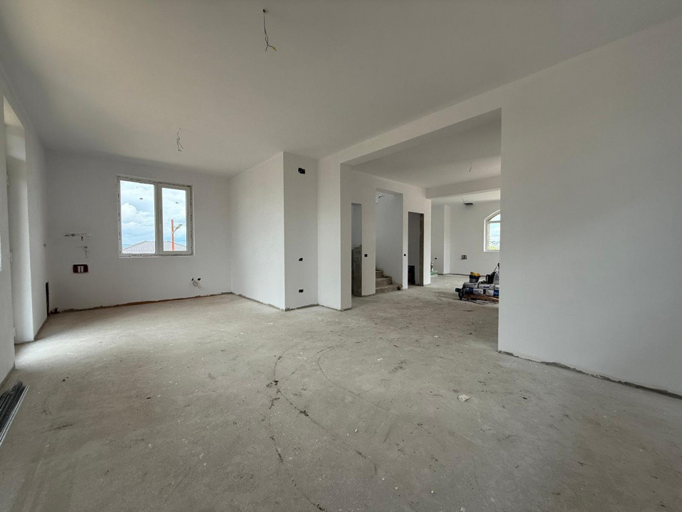 Casă Individuală, 142 mp utili, teren 500 mp Dezmir 