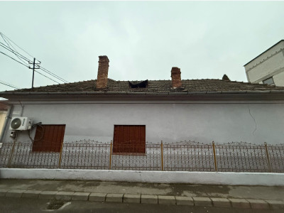 Se vinde casă cu teren, 400 mp, în Someșeni, Traian Vuia