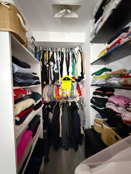 Apartament 2 camere 40 de mp plus 5 mp zona : Eroilor