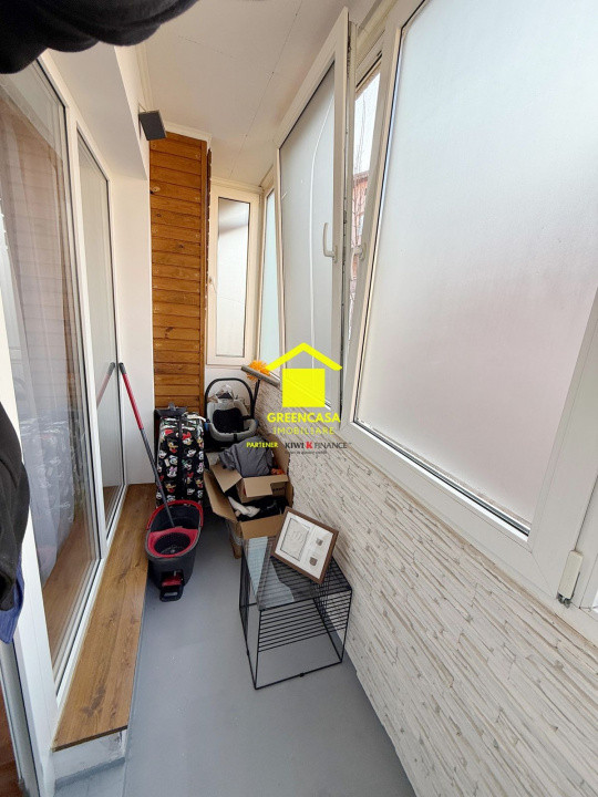 Apartament 2 camere 40 de mp plus 5 mp zona : Eroilor