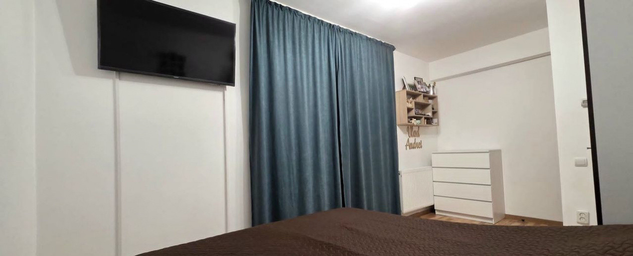 Apartament 3 camere, etaj 3 , Floresti