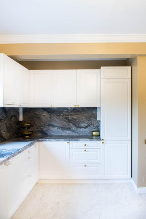 Casă superfinisată, complet mobilată, cu piscină încălzită – 5 camere, 5 băi