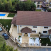 Casă superfinisată, complet mobilată, cu piscină încălzită – 5 camere, 5 băi