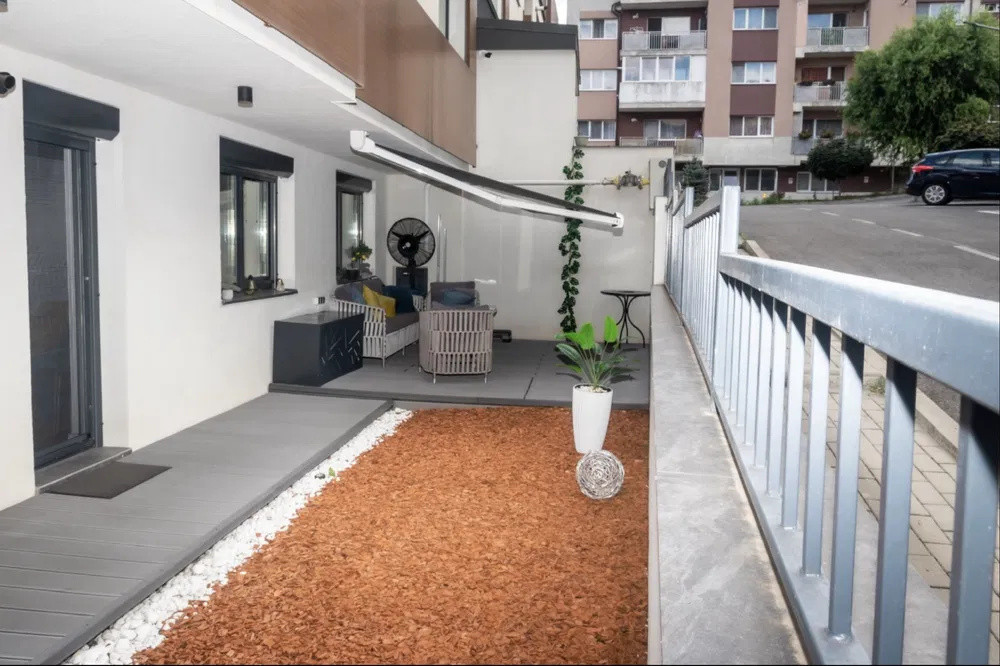 Apartament 3 camere de 60mp plus 40 mp terasa , zona Valea Garbaului