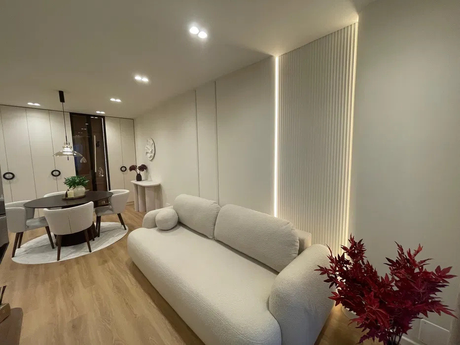 Apartament 2 camere de 51mp ,balcon 12mp zona : Razoare 