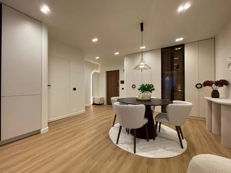 Apartament 2 camere de 51mp ,balcon 12mp zona : Razoare 