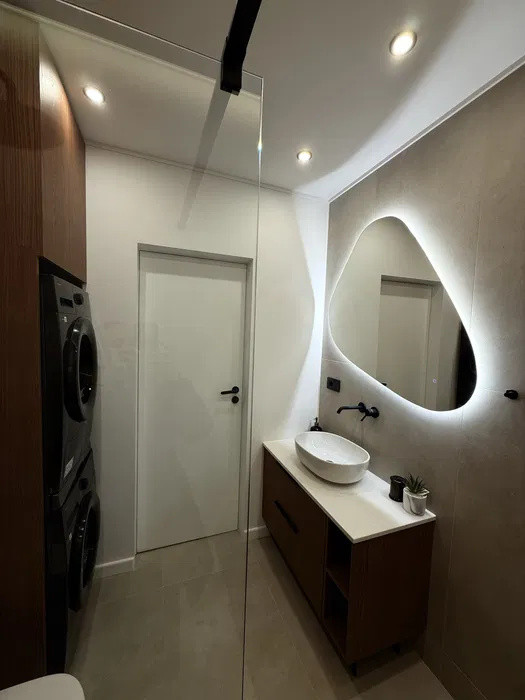 Apartament 2 camere de 51mp ,balcon 12mp zona : Razoare 