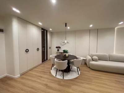 Apartament 2 camere de 51mp ,balcon 12mp zona : Razoare 