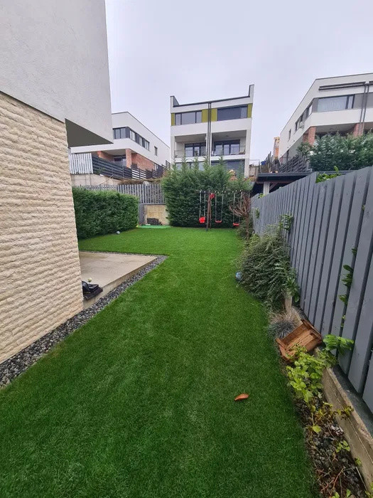 Casă modernă – Cartier Voroneț | 113 mp utili | 3 parcări | Curte amenajată