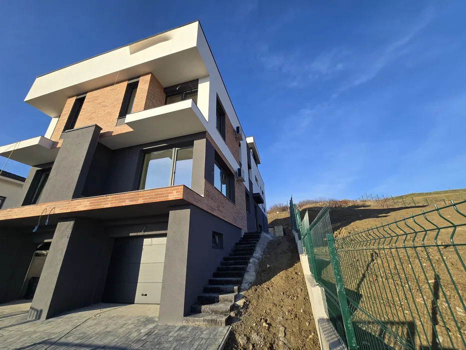 Duplex Voronet Nou Semifinisat 202 mp, Garaj, Terasa circulabila