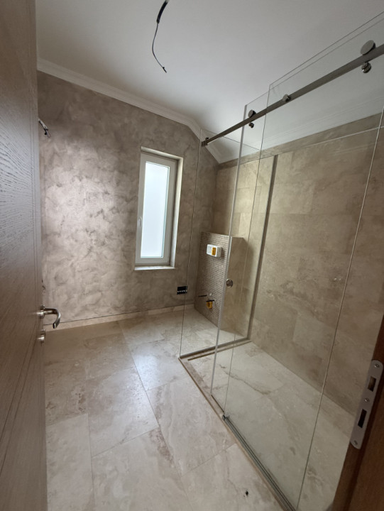 Ansamblu de duplexuri, 4 camere, garaj, gradina, zona Voronet