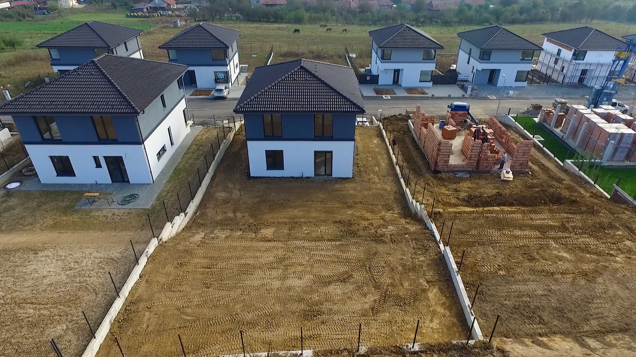 Casă individuală de vânzare în Corușu – finisată exterior, interior semifinisat