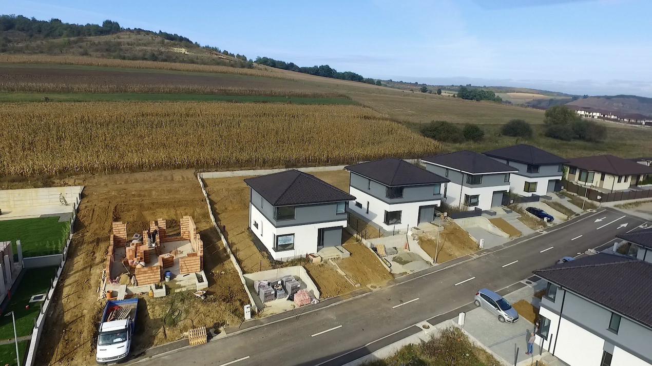 Casă individuală de vânzare în Corușu – finisată exterior, interior semifinisat