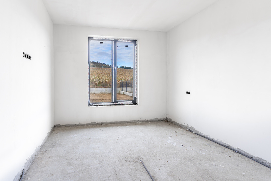 Casă individuală de vânzare în Corușu – finisată exterior, interior semifinisat