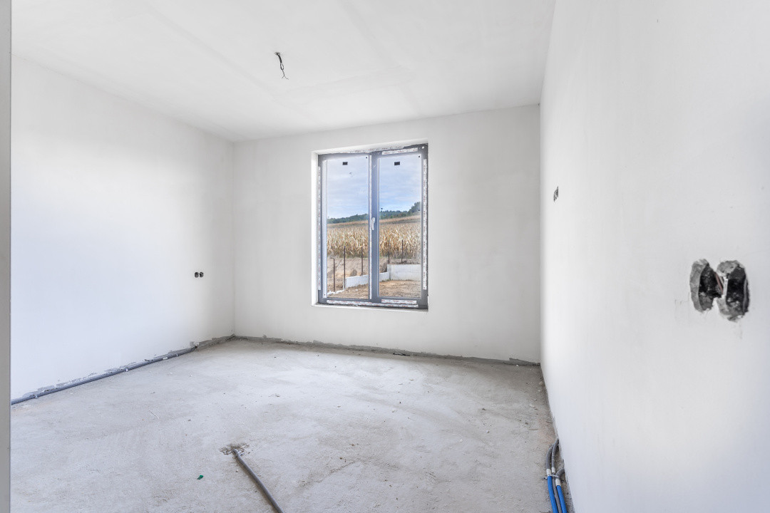 Casă individuală de vânzare în Corușu – finisată exterior, interior semifinisat