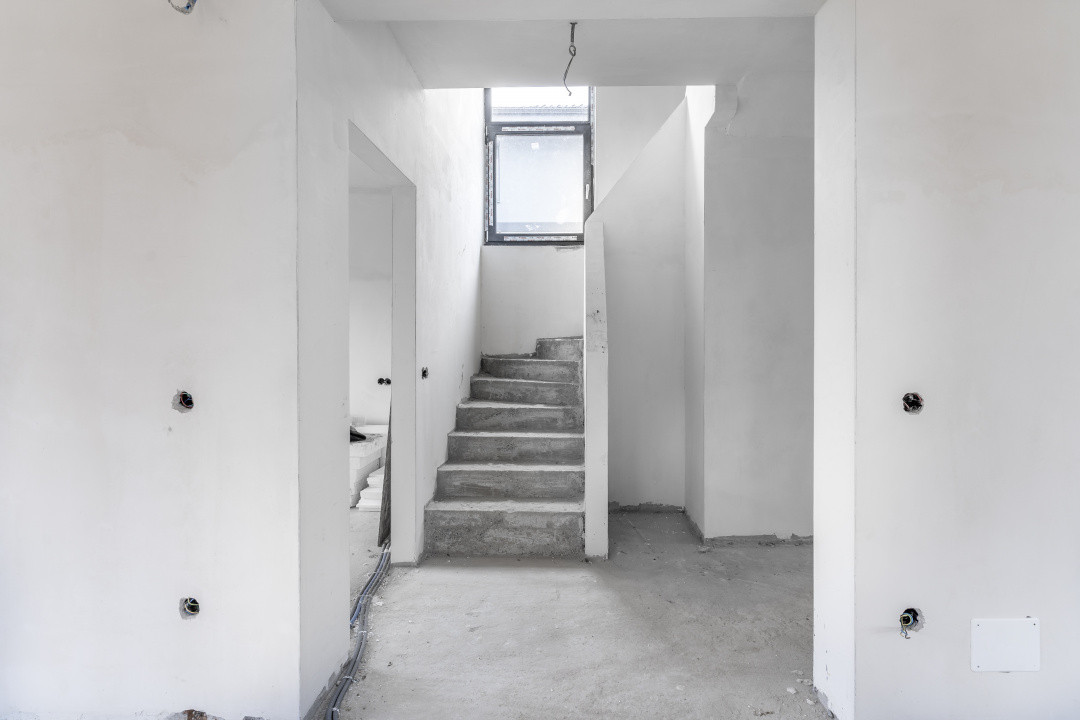 Casă individuală de vânzare în Corușu – finisată exterior, interior semifinisat