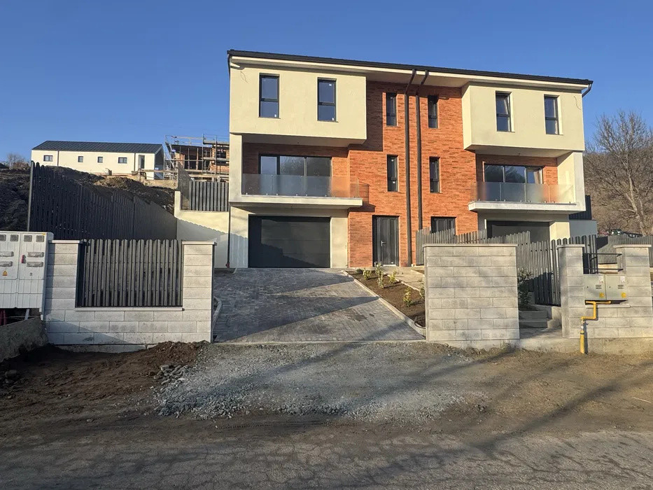 Unitate duplex de vanzare 190mp utili, Foresti, Tauti