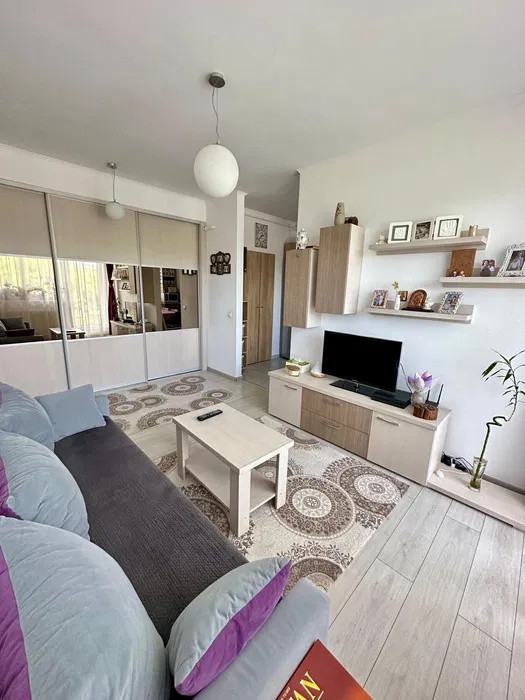 Apartament 3 camere, 56 mp + 18 mp balcon, Mărăști