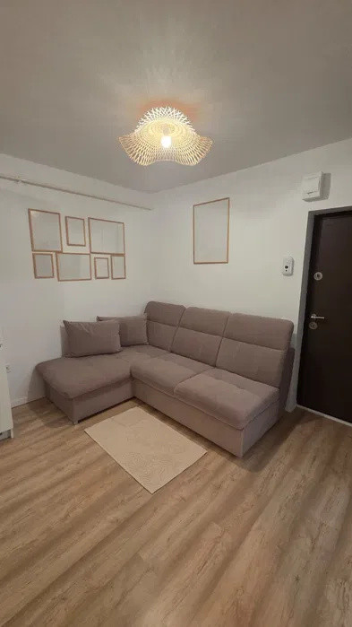 Apartament 2 camere, etaj intermediar, zona Porii, Floresti