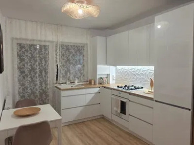 Apartament 2 camere, etaj intermediar, zona Porii, Floresti