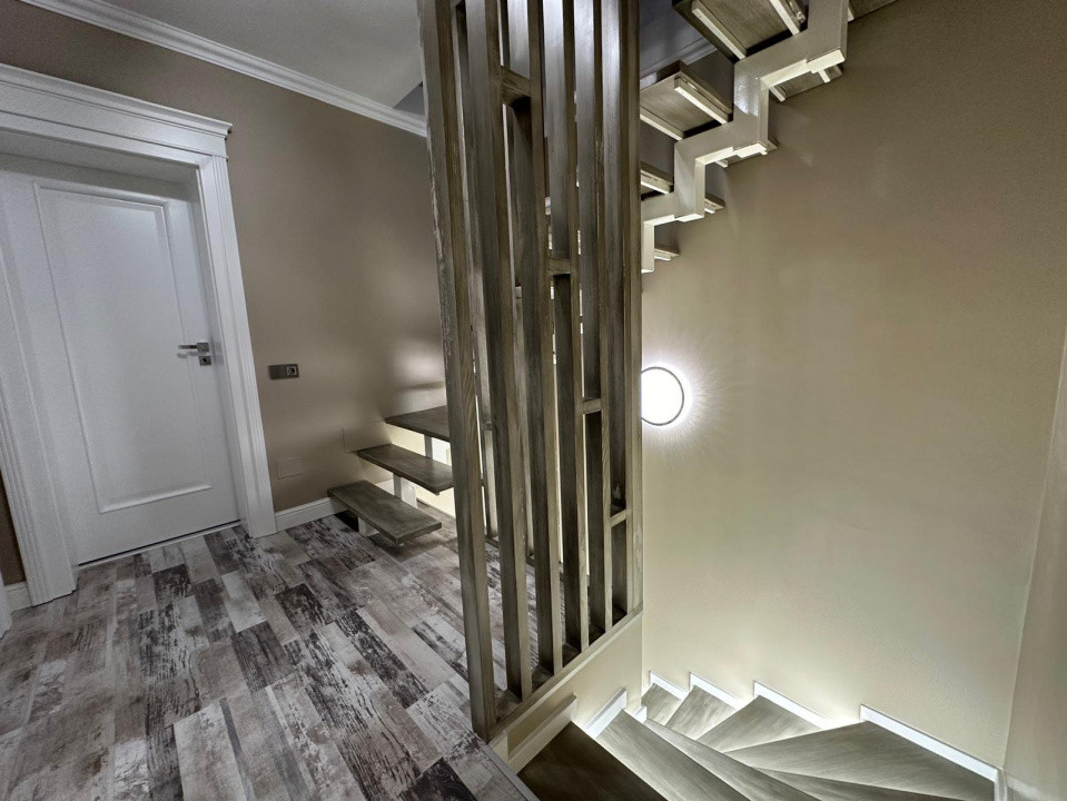 Casă de vanzare – finisată și mobilată integral, Dezmir