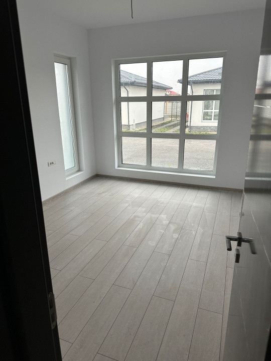 Casa individuala, 4 camere, 120mp utili, 300mp teren, ansamblu nou, Domnesti 