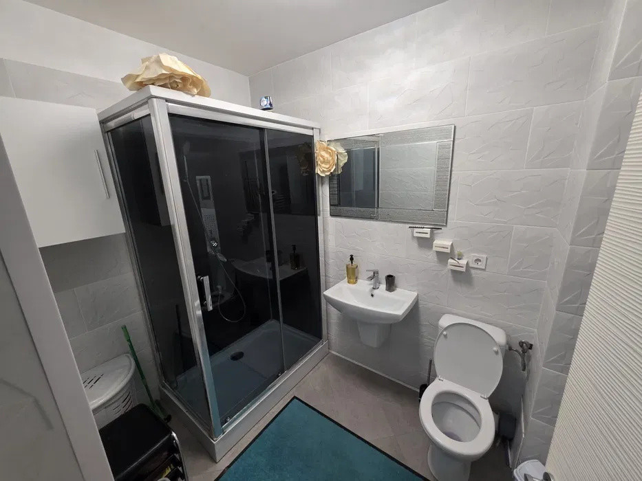 Apartament 3 camere de 50 mp plus 6 balcon zona :Sportului