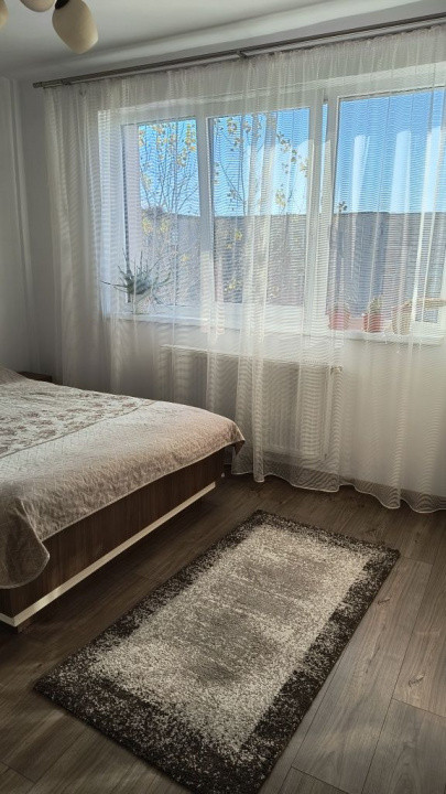 Apartament la cheie 3 camere , etaj intermediar ,zona Tineretului