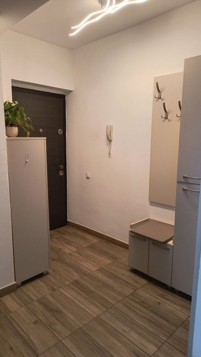 Apartament la cheie 3 camere , etaj intermediar ,zona Tineretului