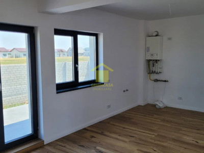 Case individuale parter + pod | 140 mp utili | Teren 400 mp | Domnești