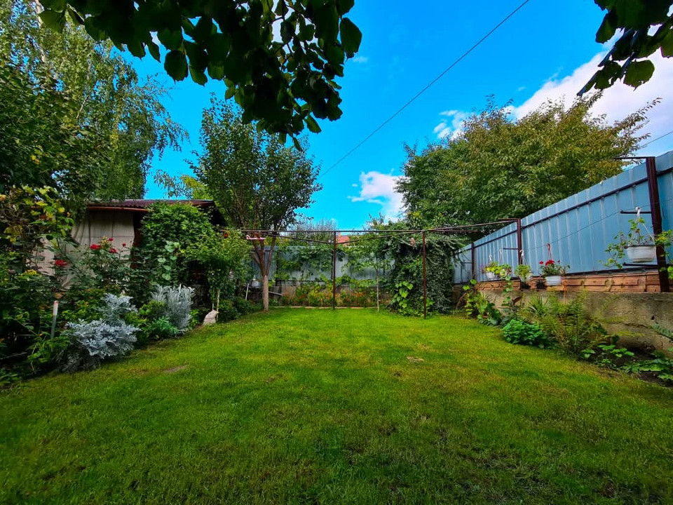 Casa unifamilială, 9 camere, 3 apartamente, 560mp teren 