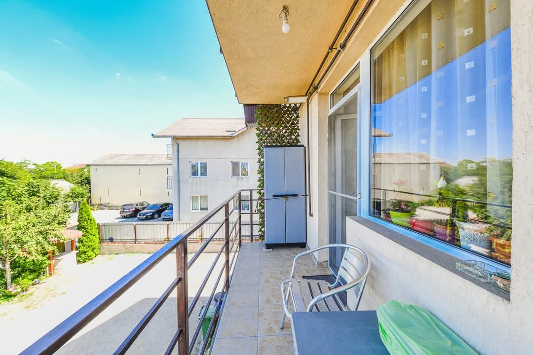 Casa unifamilială, 9 camere, 3 apartamente, 560mp teren 