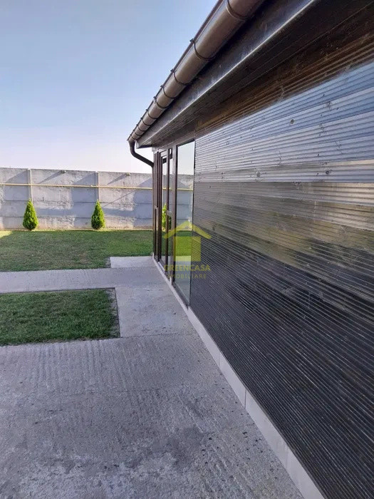 Casă parter, 96 mp + terasă, teren 330 mp, Olteni - Domnesti