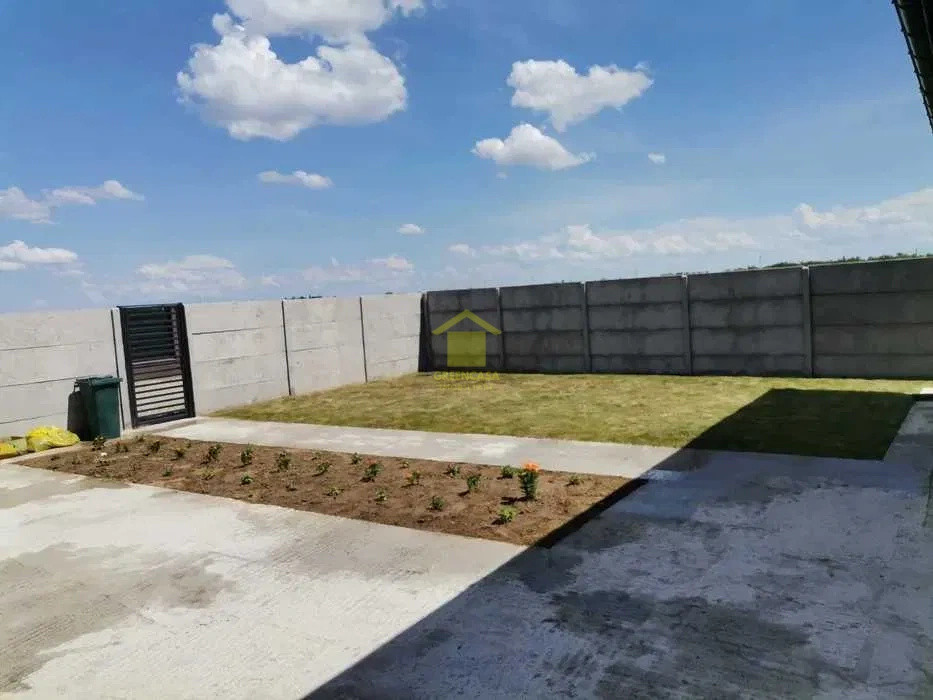 Casă parter, 96 mp + terasă, teren 330 mp, Olteni - Domnesti