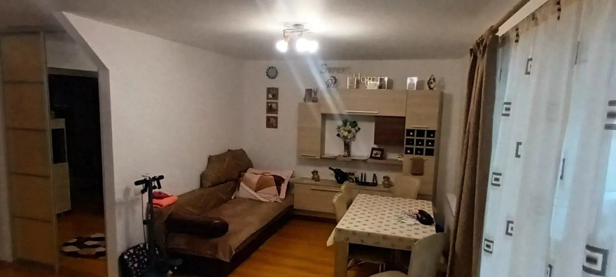 Apartament 3 camere 60mp Floresti zona Porii