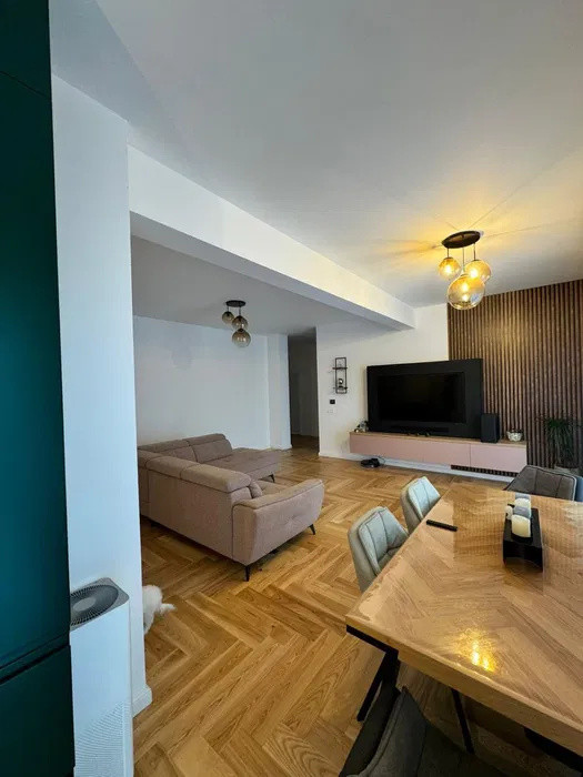 Apartament 4 camere, 105 mp + 50 mp terasa Floresti