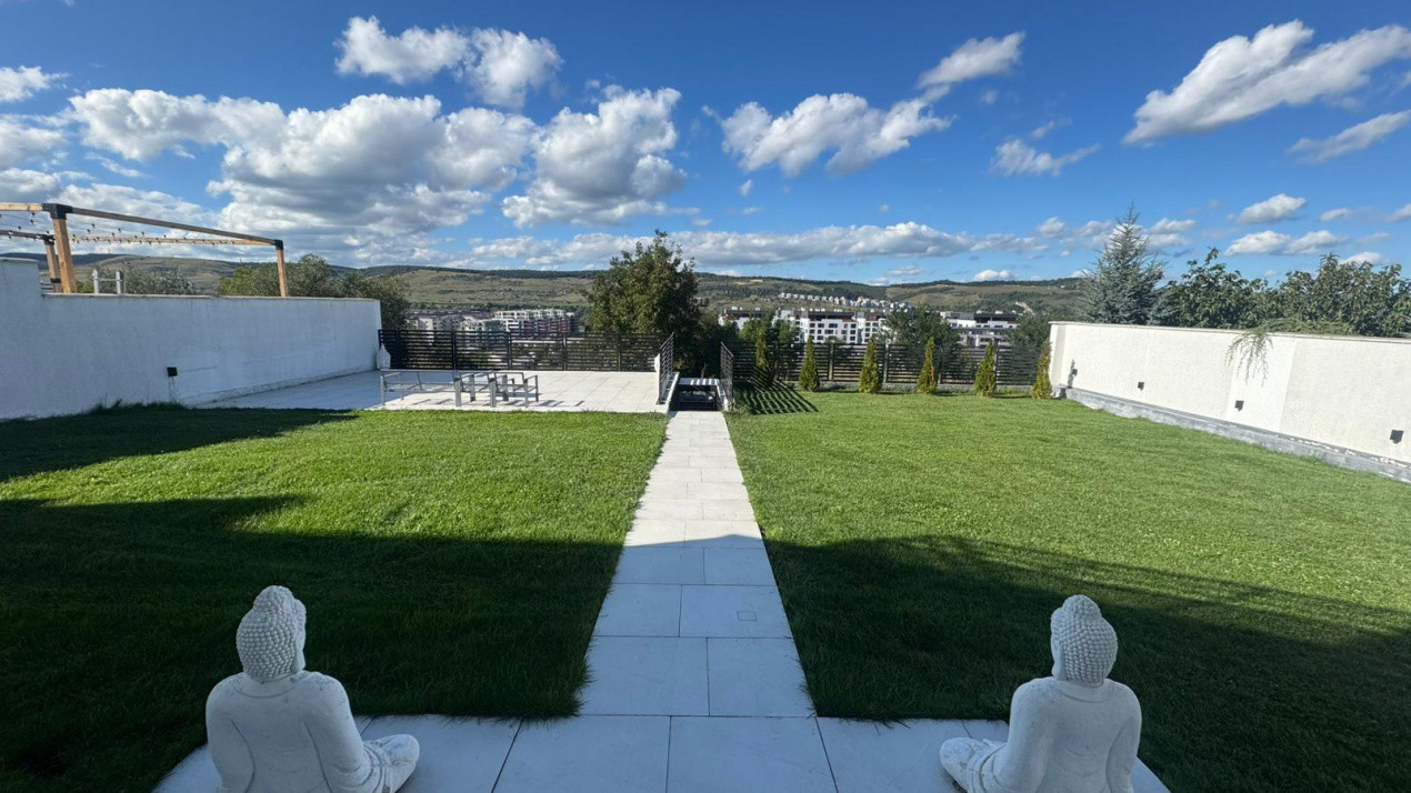 Casă individuală de vânzare | curte 500 mp | garaj 60 mp | lângă VIVO