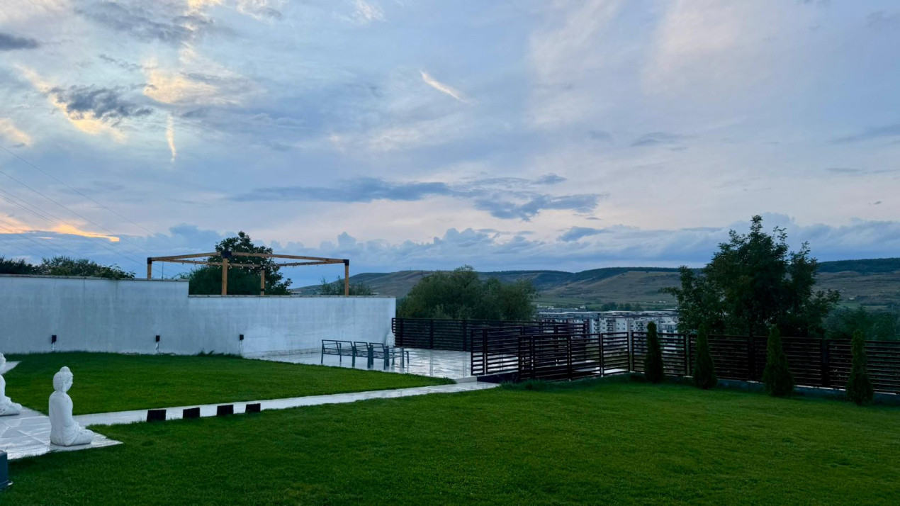 Casă individuală de vânzare | curte 500 mp | garaj 60 mp | lângă VIVO