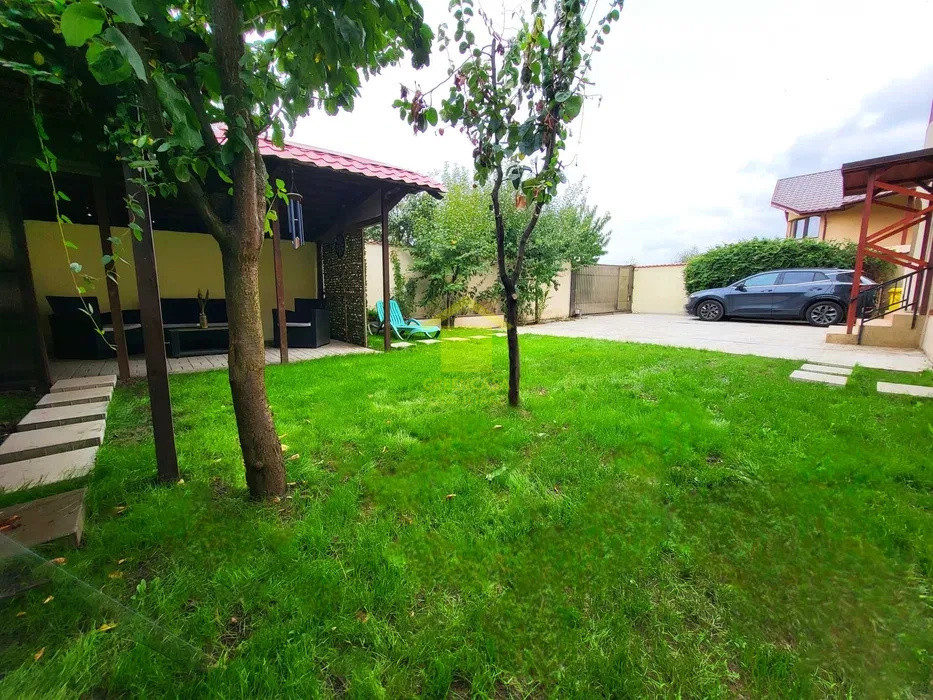 Vilă elegantă 8 camere, 270mp utili, teren 450 mp, Domnești