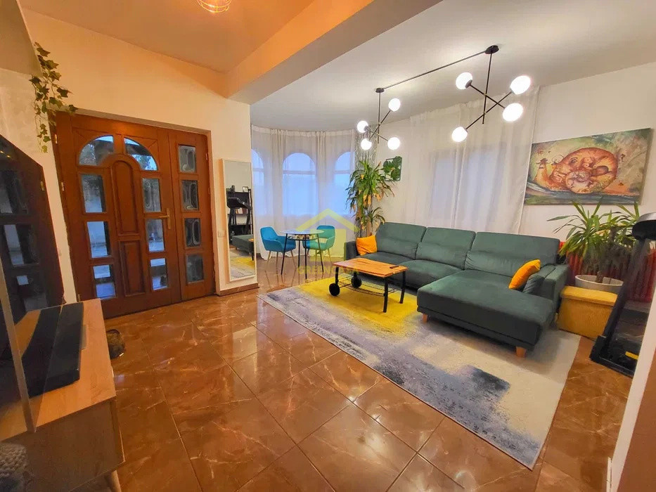 Vilă elegantă 8 camere, 270mp utili, teren 450 mp, Domnești