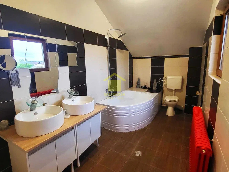 Vilă elegantă 8 camere, 270mp utili, teren 450 mp, Domnești