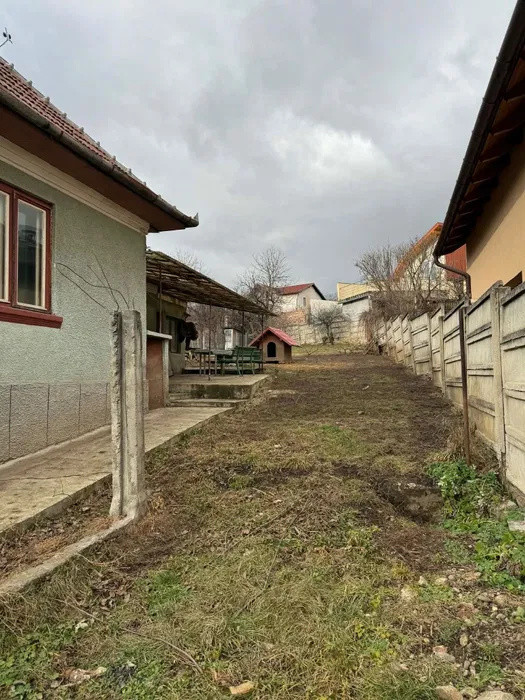 Casa Dâmbu rotund, necesita renovare, 601mp teren