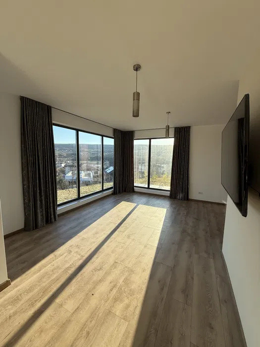 Casă individuală cu priveliște panoramică – Terra Gardens 