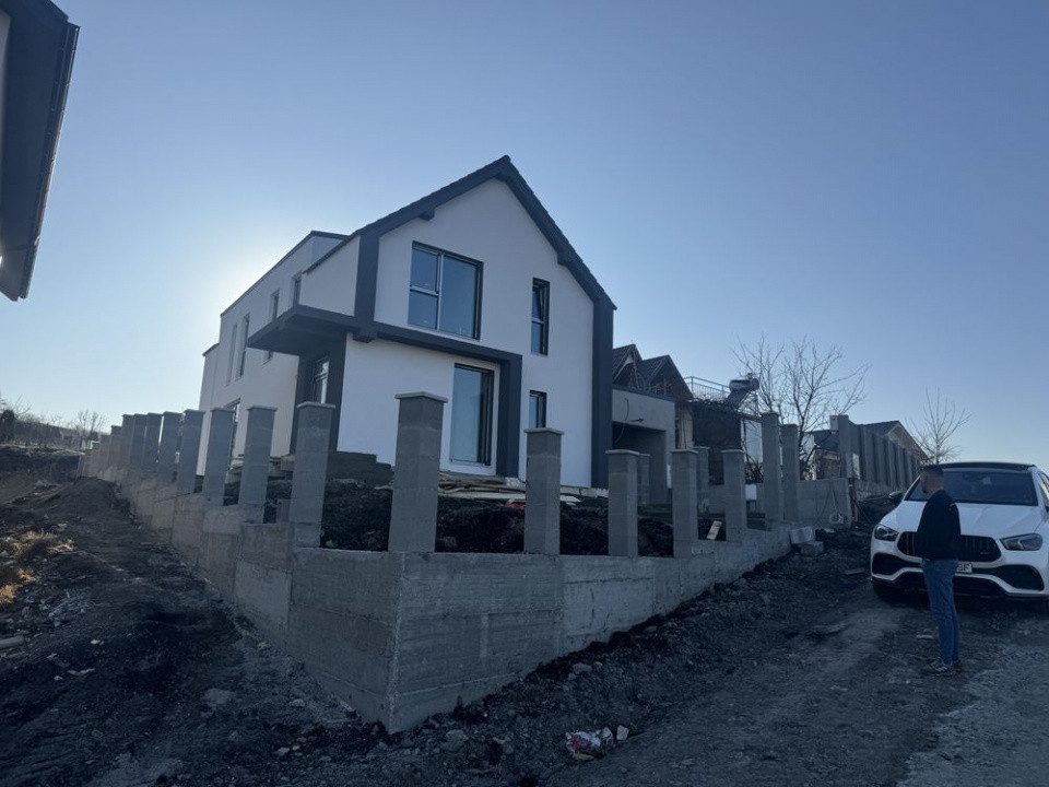 Casa in Chinteni nou construita Priveliste superba