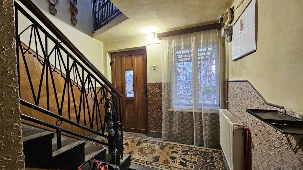 Casă individuală de vânzare – Andrei Mureșanu, singur în curte