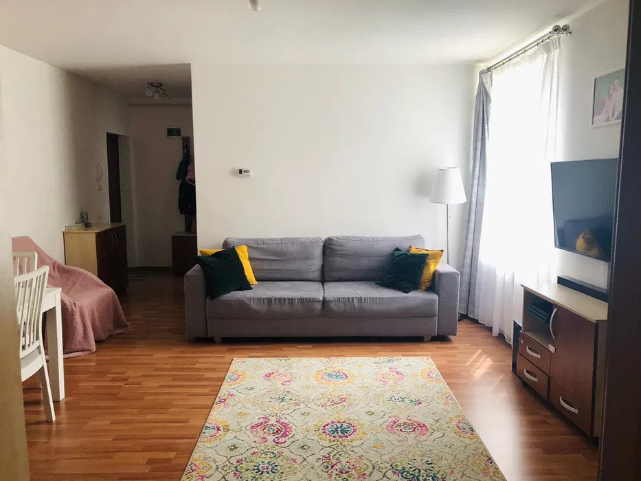Apartament 3 camere de 68mp plus parcare zona :  Floresti , Tineretului 