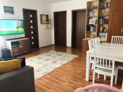 Apartament 3 camere de 68mp plus parcare zona :  Floresti , Tineretului 