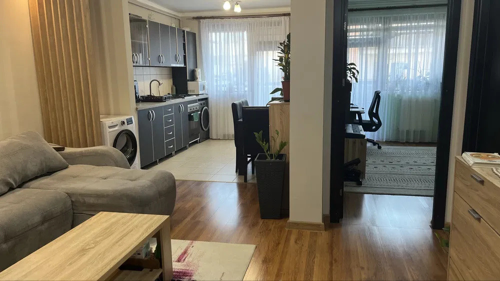Apartament 2 camere de 45mp plus balcon , zona Floresti , Terra
